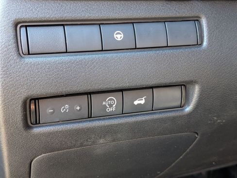 Used 2024 Nissan Rogue SV FWD image 17