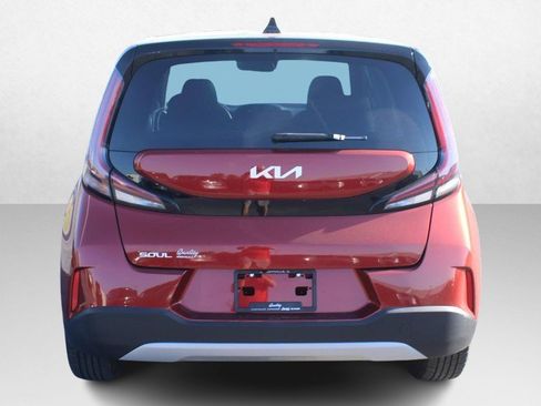 Used 2023 Kia Soul LX image 4