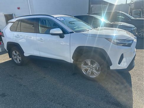 Used 2025 Toyota RAV4 XLE w/ Convenience Package image 3