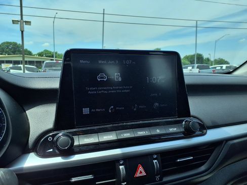 Used 2024 Kia Forte LXS w/ LXS Technology Package FWD image 4