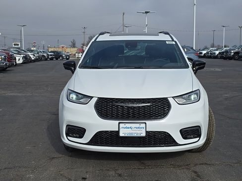 New 2026 Chrysler Pacifica Limited w/ S Appearance Package image 67