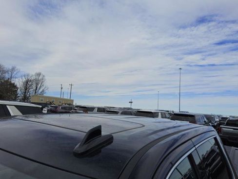 Used 2025 GMC Sierra 1500 Denali image 9