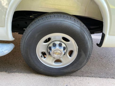 Used 2025 Chevrolet Express 2500 w/ Driver Convenience Package RWD image 21