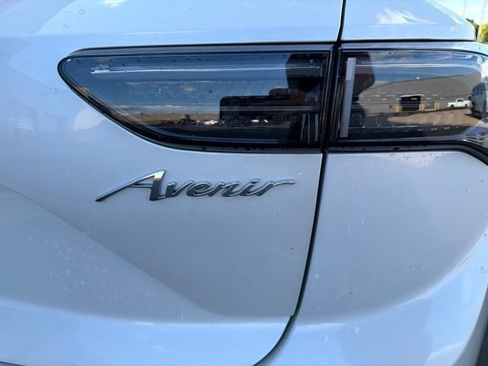 Used 2025 Buick Envision Avenir AWD/4WD image 10