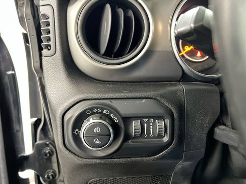 Used 2020 Jeep Gladiator Sport w/ Quick Order Package 24S AWD/4WD image 17