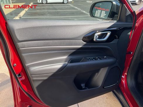 New 2026 Jeep Compass Latitude image 14