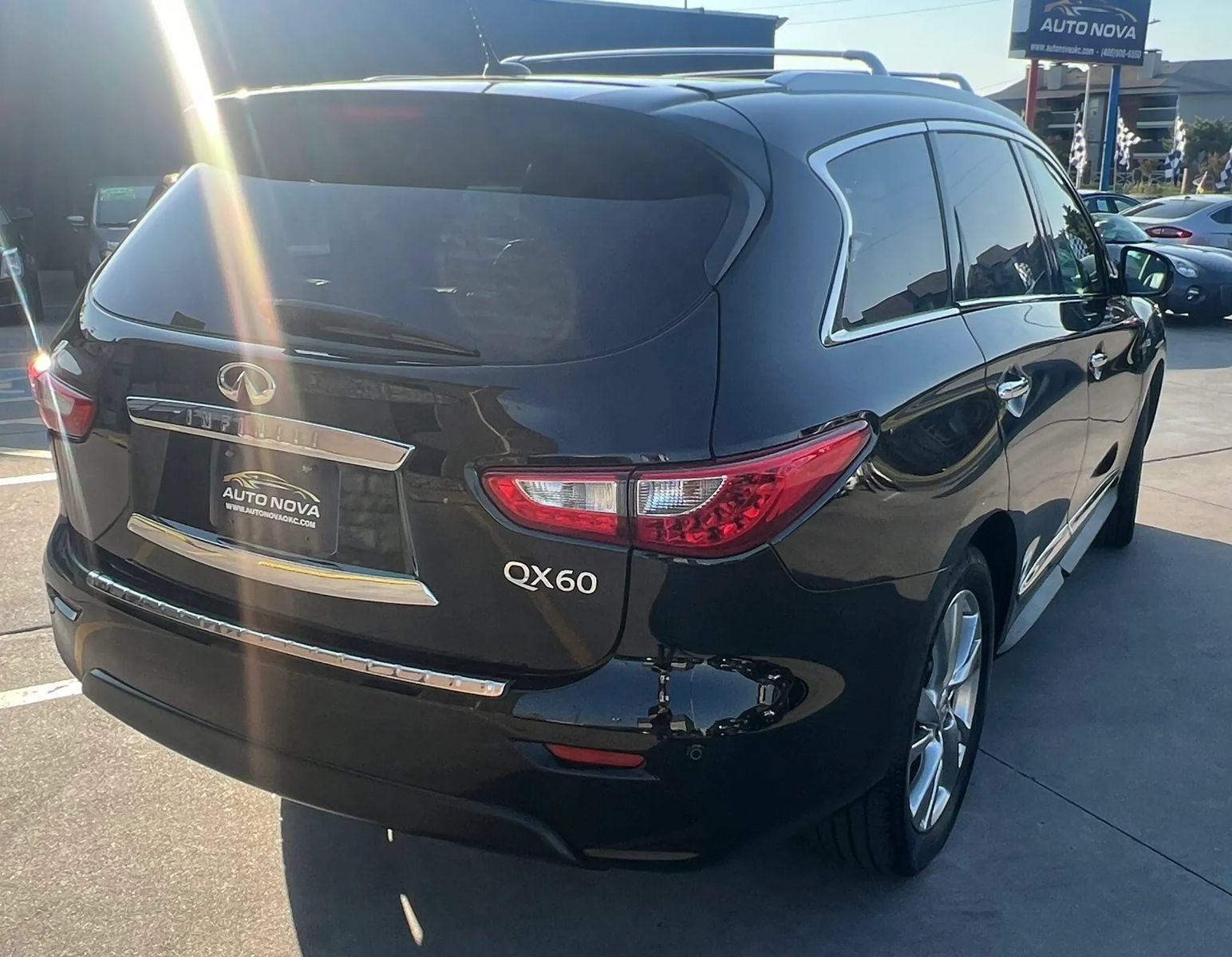 Used 2014 INFINITI QX60 Luxe w/ Deluxe Touring Package AWD/4WD image 9