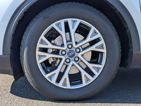 Used 2022 Ford Escape SEL w/ Technology Package FWD image 24