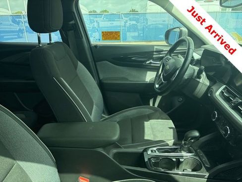 Used 2024 Chevrolet TrailBlazer LT w/ Convenience Package FWD image 17