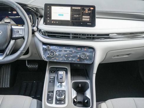Certified 2026 INFINITI QX60 Luxe w/ Cargo Package FWD image 12