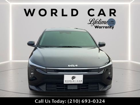 Certified 2025 Kia K4 image 8
