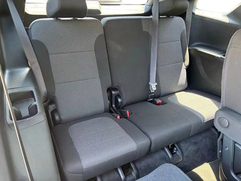 Used 2023 Chevrolet Traverse LT AWD/4WD image 29
