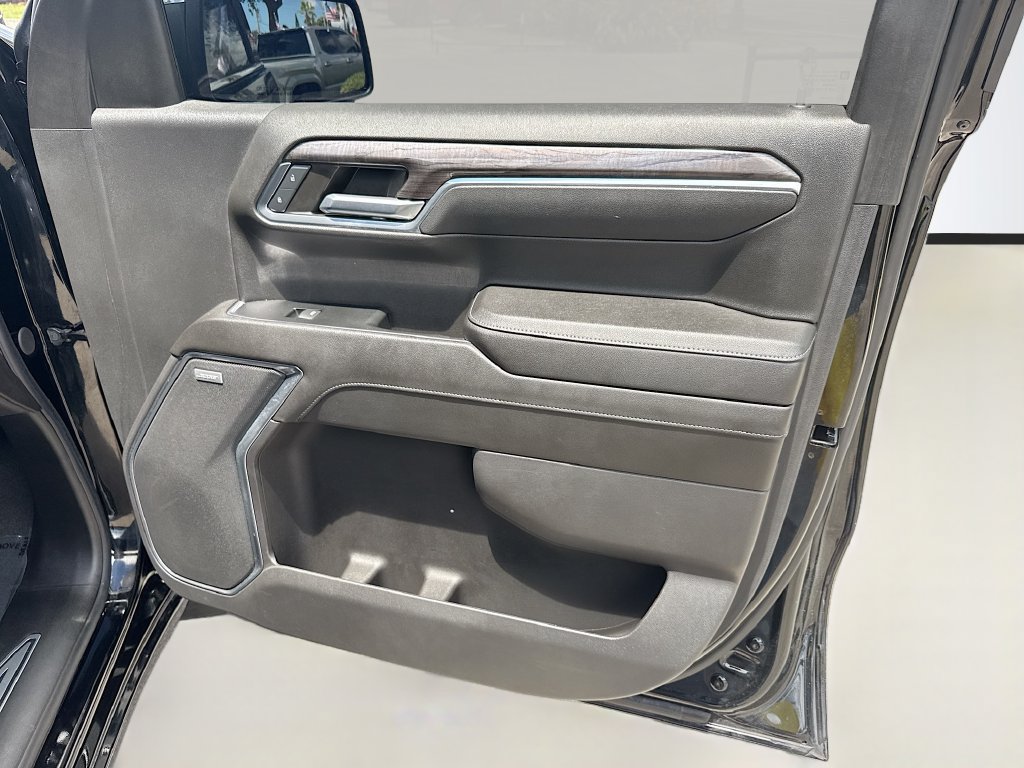 Used 2024 Chevrolet Silverado 1500 LTZ RWD image 33