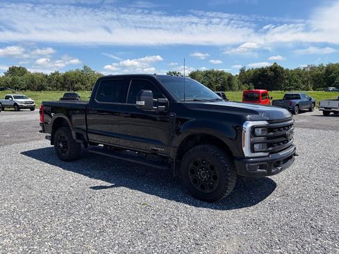 Used 2024 Ford F250 Lariat w/ Black Appearance Package AWD/4WD image 16