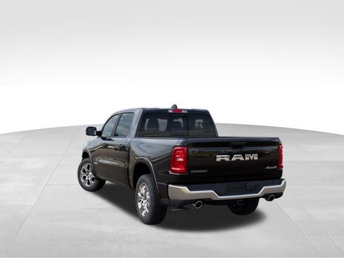 New 2026 RAM 1500 4x4 Crew Cab image 3