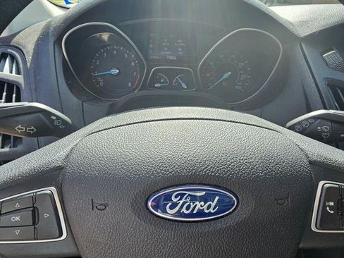 Used 2015 Ford Focus SE FWD image 14