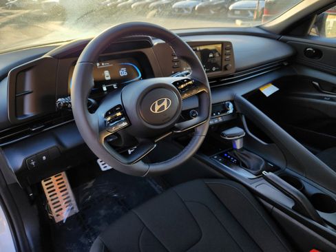 New 2025 Hyundai Elantra Sport image 23