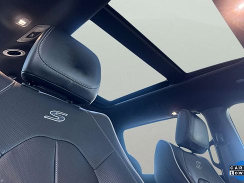 Used 2025 Chrysler Pacifica Limited image 21