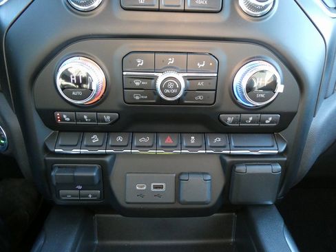 Certified 2021 GMC Sierra 1500 AT4 image 28