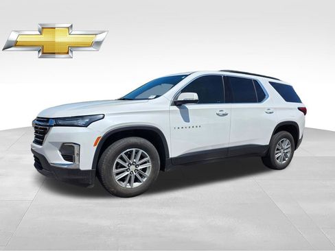 Certified 2023 Chevrolet Traverse LT FWD image 2