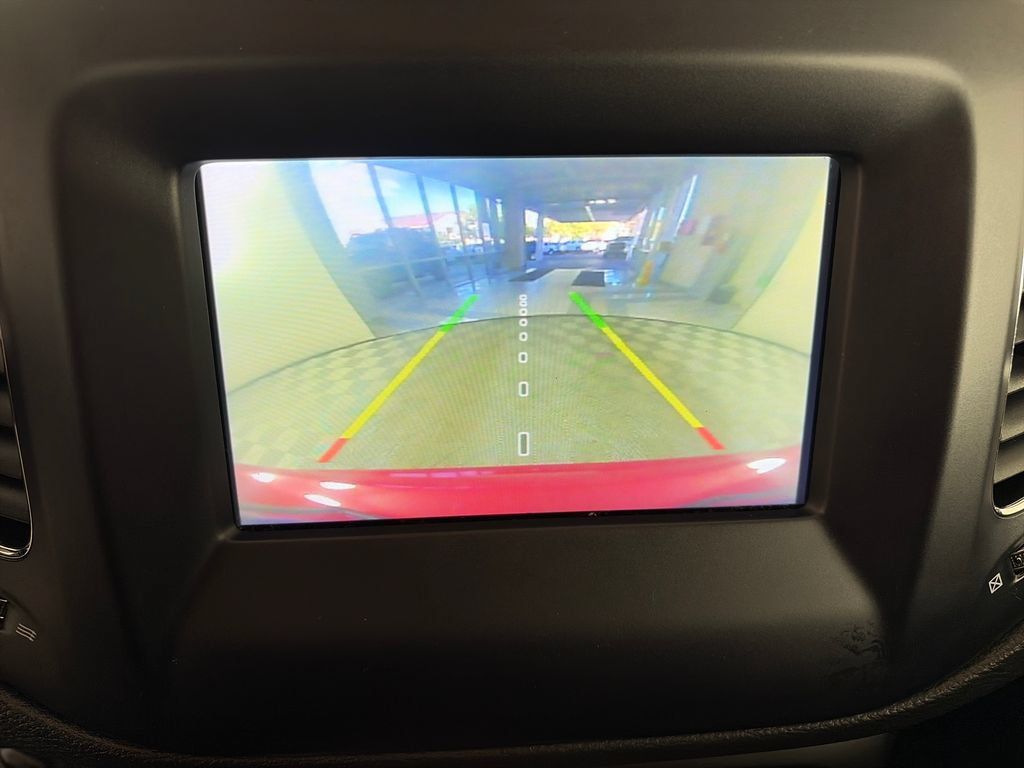 Used 2021 Jeep Compass Latitude FWD image 19