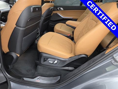 Used 2024 BMW X7 xDrive40i w/ Premium Package image 27