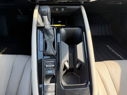 Used 2025 Honda Accord Touring image 38