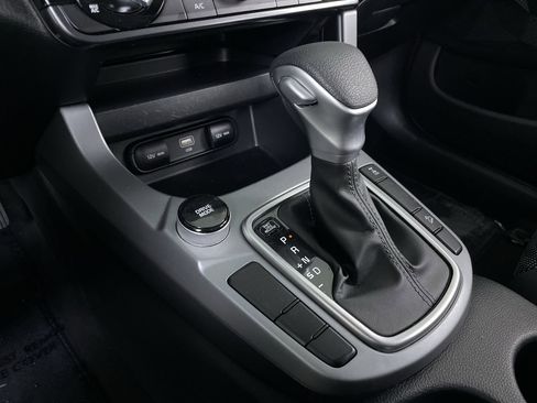 Used 2024 Kia Seltos LX image 17