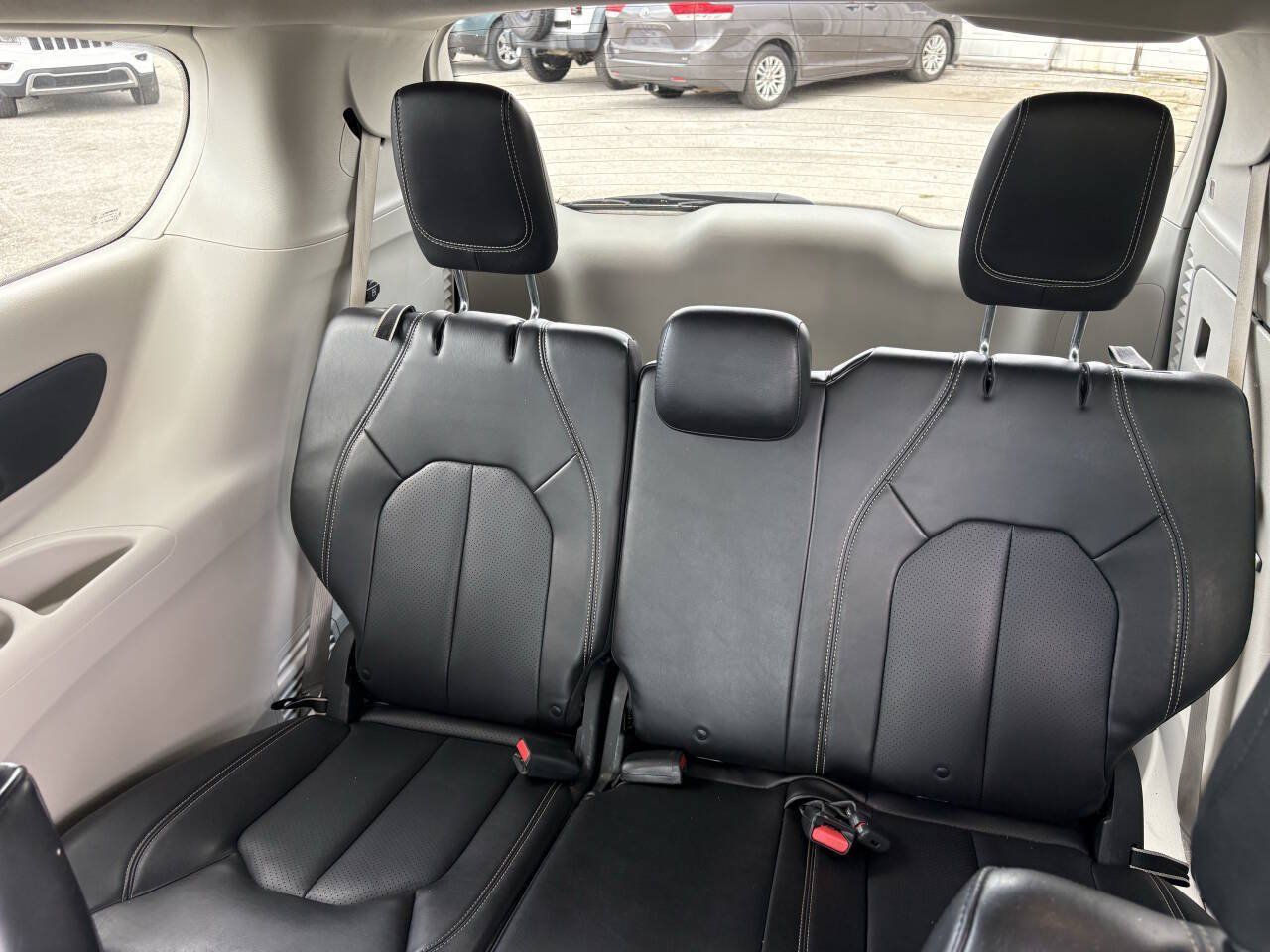 Used 2020 Chrysler Voyager Lxi FWD image 18