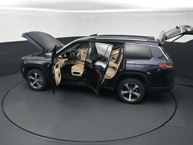 Used 2023 Jeep Grand Cherokee L Limited w/ Luxury Tech Group II AWD/4WD image 27