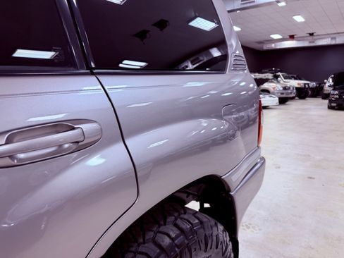Used 2006 Toyota Land Cruiser image 17