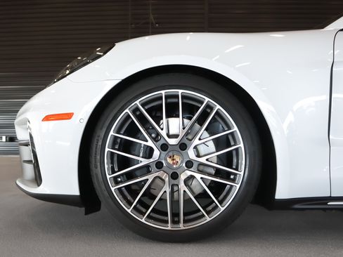 Used 2025 Porsche Panamera 4 image 13