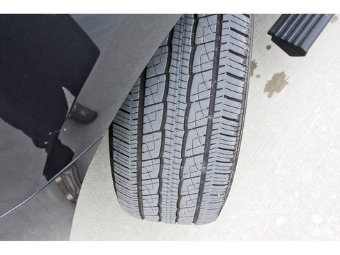 Used 2022 Ford Expedition Max Limited image 31