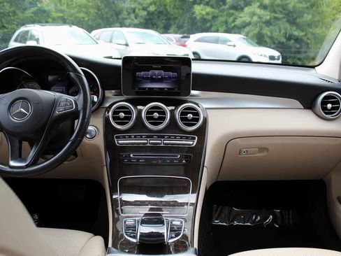 Used 2016 Mercedes-Benz GLC 300 4MATIC image 29