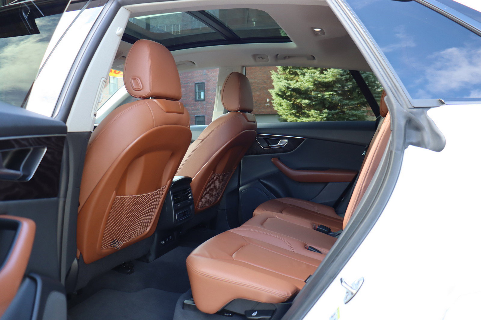Used 2023 Audi Q8 Premium w/ Convenience Package AWD/4WD image 13