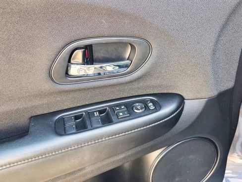 Used 2019 Honda HR-V LX image 27