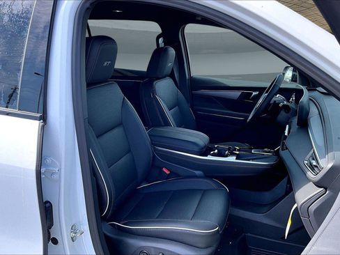 New 2026 Buick Enclave Sport Touring image 12