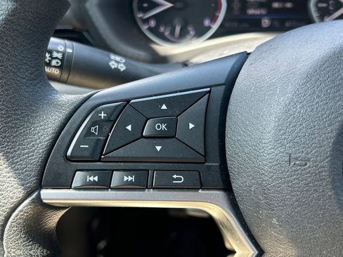 Used 2024 Nissan Sentra SV FWD image 25