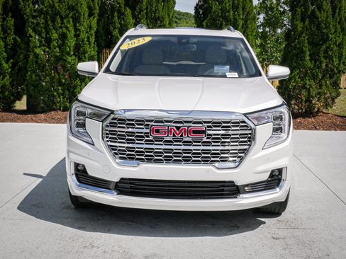 Used 2023 GMC Terrain Denali AWD/4WD image 3