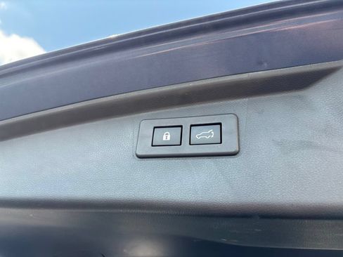 Used 2020 Subaru Outback Touring w/ Popular Package #2 AWD/4WD image 32