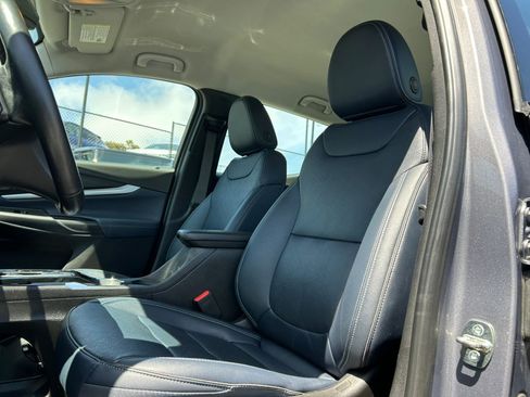 Used 2023 Chevrolet Bolt EUV Premier FWD image 14