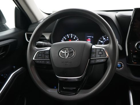 Used 2020 Toyota Highlander L AWD/4WD image 17