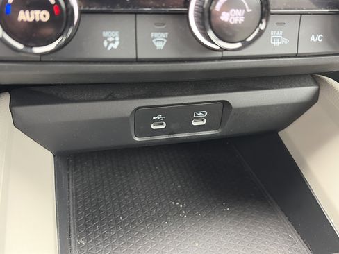Certified 2023 Honda Accord EX image 29