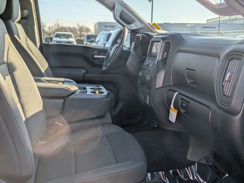 Certified 2025 Chevrolet Silverado 1500 Custom w/ Turbomax Blackout Package image 32