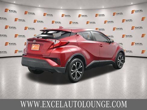 Used 2020 Toyota C-HR LE FWD image 5