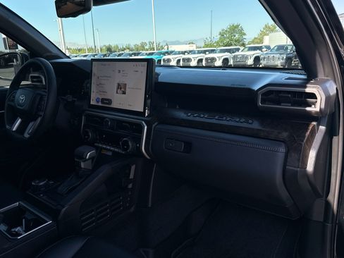 Used 2024 Toyota Tacoma Limited AWD/4WD image 17