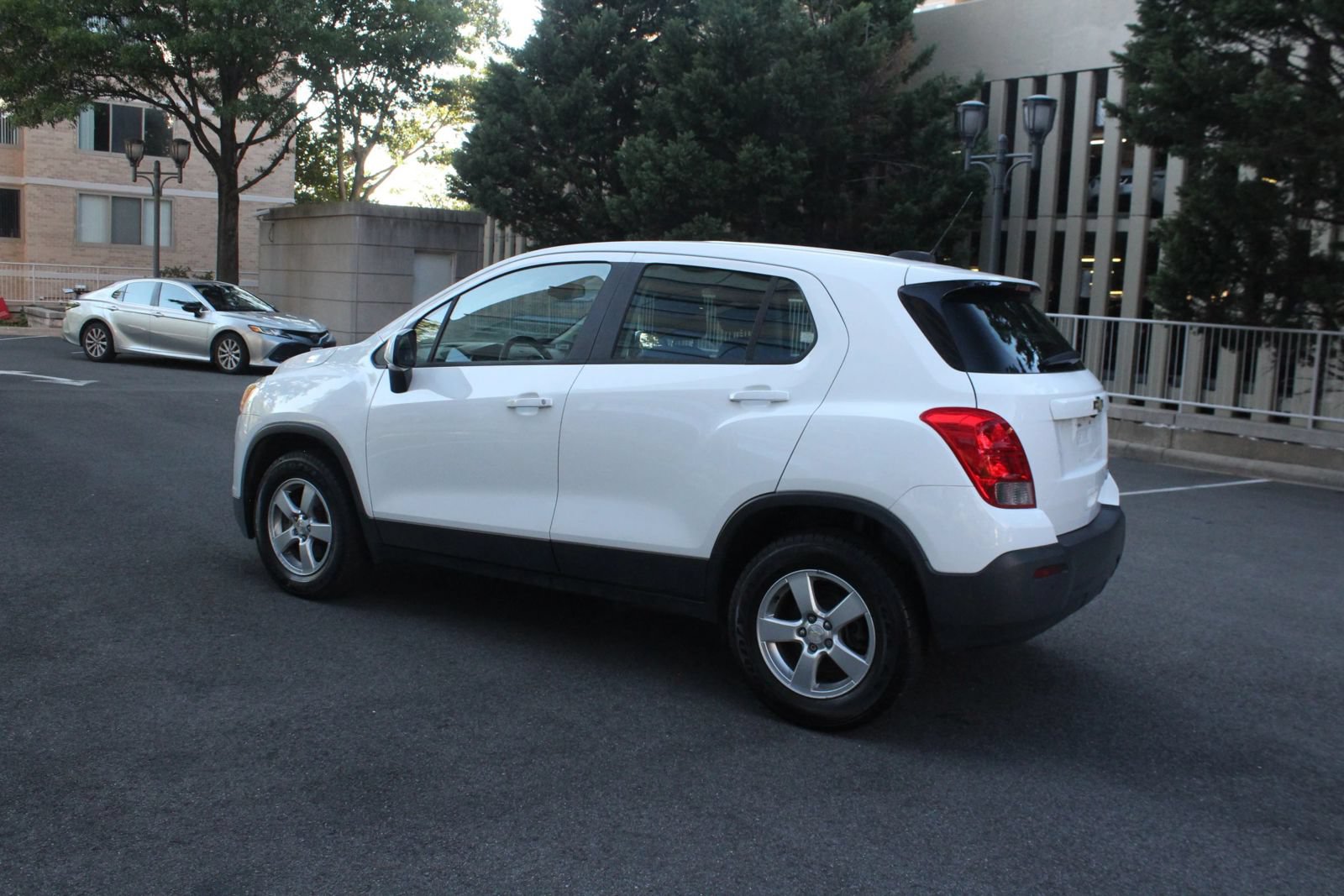 Used 2016 Chevrolet Trax LS AWD/4WD image 9