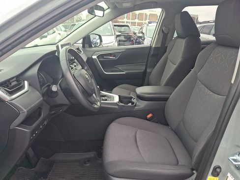 Used 2021 Toyota RAV4 XLE w/ Convenience Package image 13