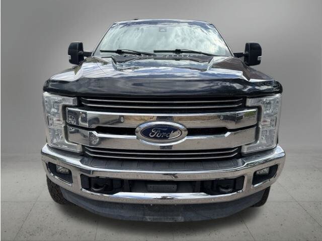 Used 2017 Ford F350 Lariat w/ Lariat Ultimate Package AWD/4WD image 2