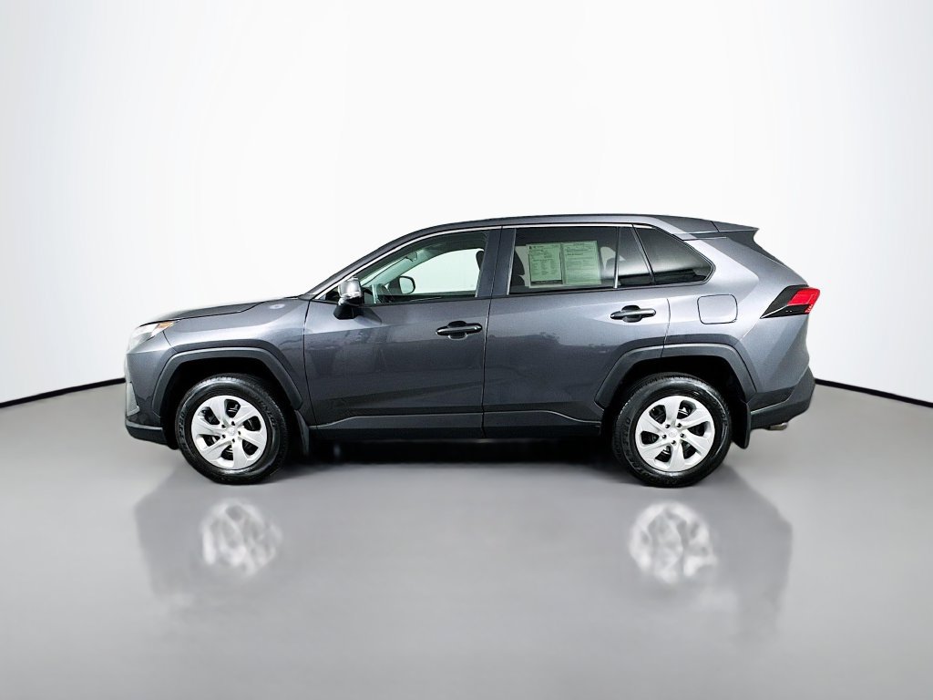 Used 2023 Toyota RAV4 LE AWD/4WD image 5